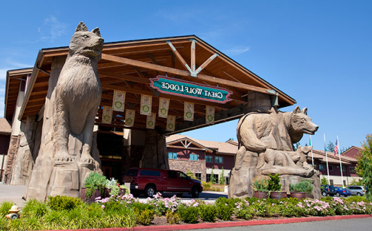 entrance to the Great Wolf Lodge in Kansas City, Kansas